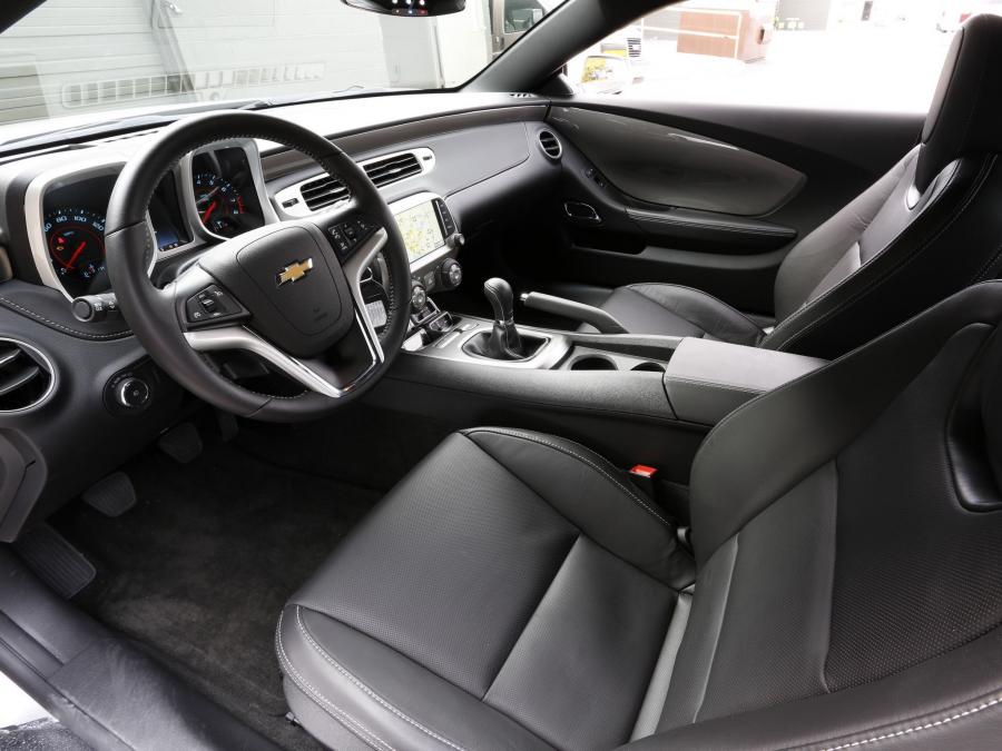  Chevrolet Camaro RS 2013 года  (фото 2 из 6)